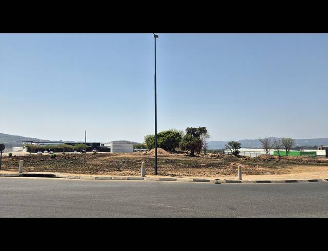 11,900M² VACANT LAND FOR SALE IN RIVERSIDE PARK